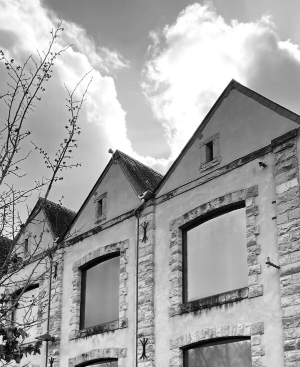Les anciens ateliers en toit de sheds