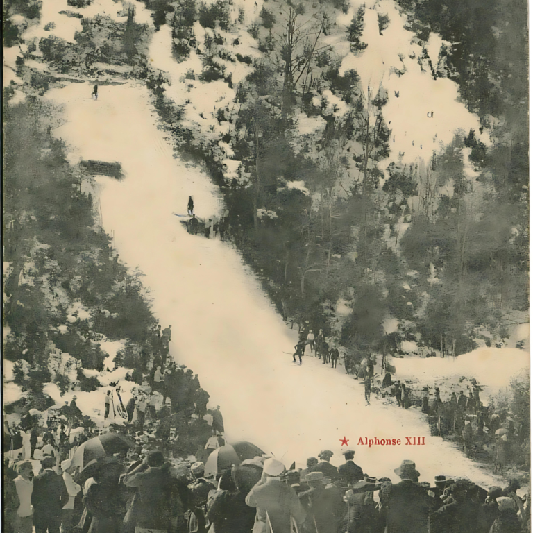 En 1910, c’est le premier championnat français de ski qui y est organisé. Pour l’occasion, un tremplin pour le saut à ski est construit !