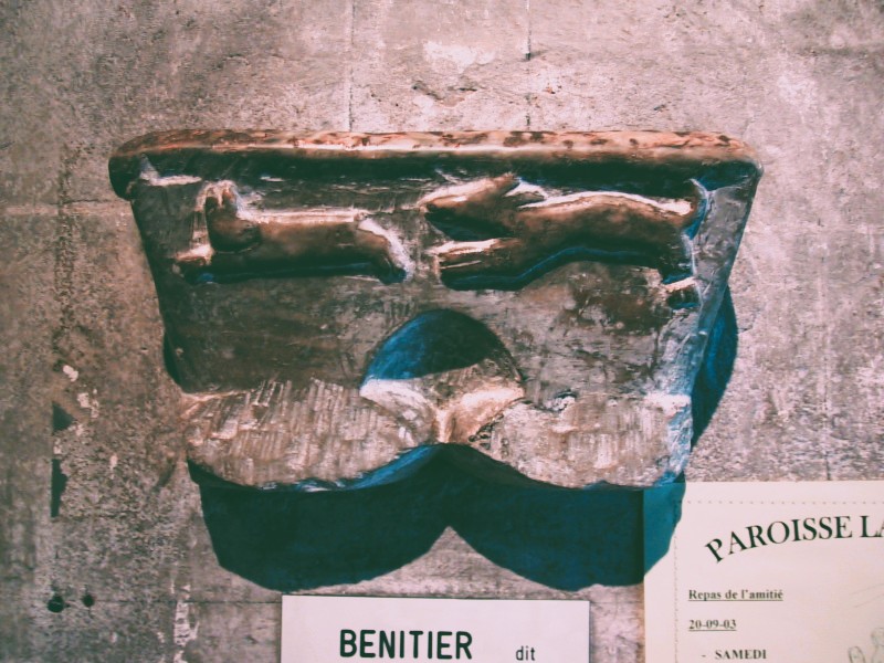 Bénitier des cagots dans la cathédrale Sainte-Marie d’Oloron